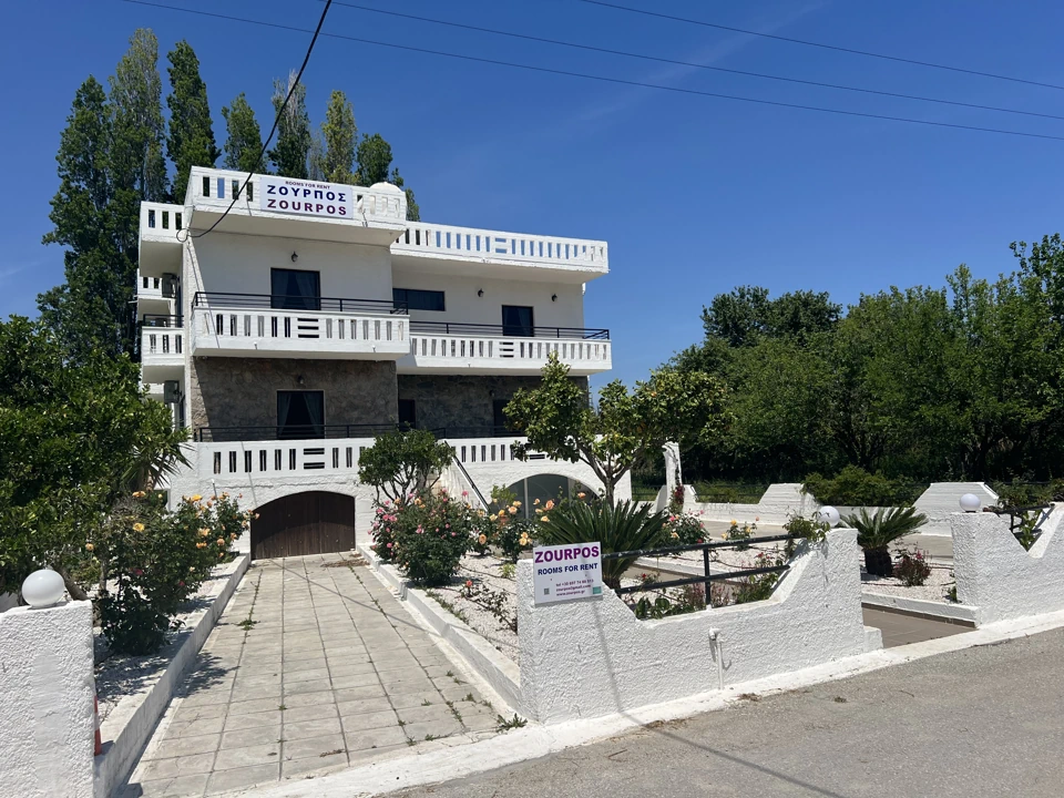 Balcony with sea view 3